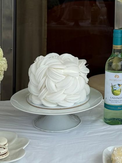 Modern & Minimalist Cakes photo 29