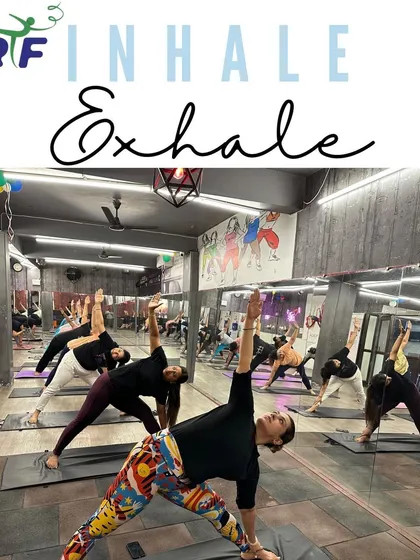 Inhale the good vibes, exhale the stress. A glimpse into our daily yoga flow where we focus on breath and movement. This is a simple Trikonasana or Triangle Pose, perfect for improving balance and stretching the entire body.