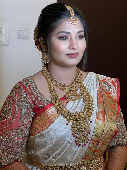 Shwetha Mahadev - Makeup Artistry Training The Art of South Indian Bridal Makeup photo 12