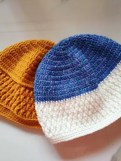More color variations of the Sheldon beanie. The pattern is unisex and can be customized with different color combinations to suit anyone's style.