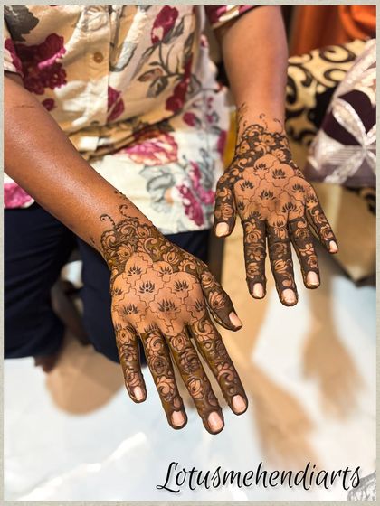 Lotus Mehendi Arts - Event Mehendi Services Elegant Designs for Guests photo 26