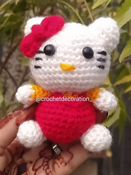 We love bringing iconic characters to life, like this handmade Hello Kitty amigurumi. We can create custom crochet versions of your favorite characters, perfect for collectors or as a unique, personalized gift.
