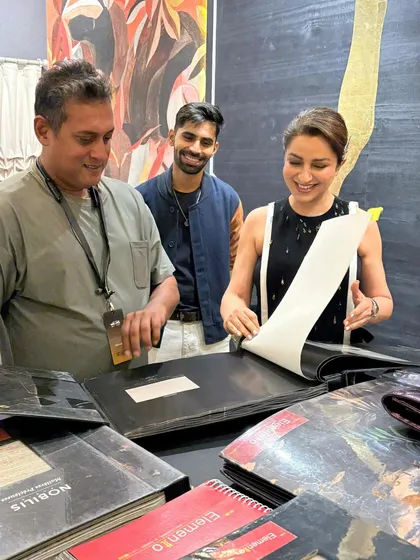 It was an absolute delight to have the wonderful Tisca Chopra visit our booth. Here she is, all smiles while exploring our stunning collection of wallpapers and fabrics at the Ajio Luxe Weekend.