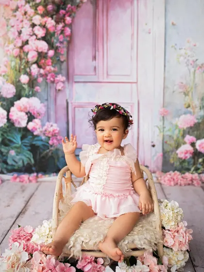 This little one is waving bye-bye! This was from a beautiful floral session with a family I've had the pleasure of photographing for years.