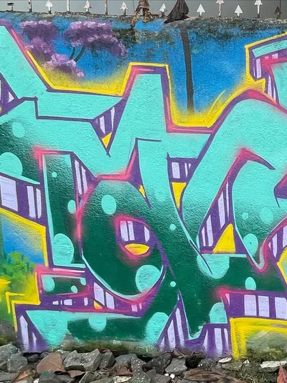 Another angle of the hungover freestyle piece. The colors are a bit chaotic, but the energy is there. It's all about the vibe of the session.
