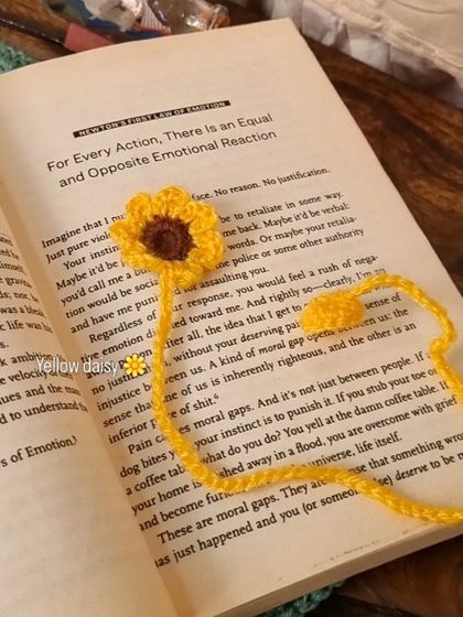 Our yellow daisy bookmark is a little ray of sunshine. It's a simple, single-flower design that is both pretty and practical.