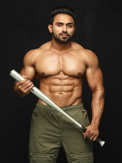 We are coming back to the race. A photoshoot showing the power and aesthetics I've built.