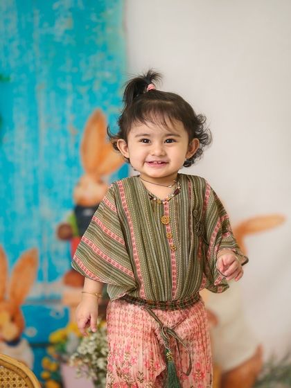 Indoor & Studio-Style Portraits photo 9