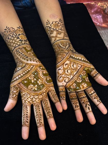 Lotus Mehendi Arts - Event Mehendi Services Intricate Bridal & Sangeet Mehendi photo 15