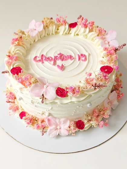 Elegant Buttercream & Floral Designs photo 7