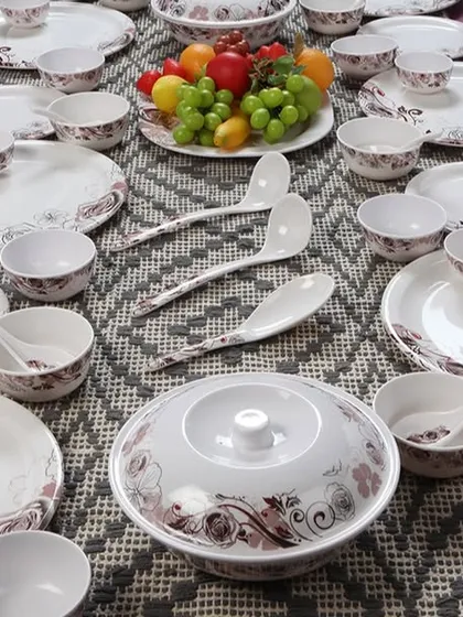 Our studio is equipped to handle large product sets, as shown in this fully arranged dinnerware collection, providing a comprehensive view for catalogues and e-commerce listings.