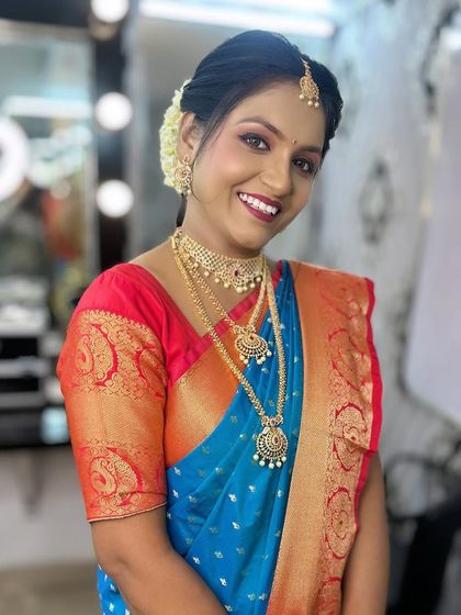 Makeup Artistry Training: Foundation to Bridal photo 45