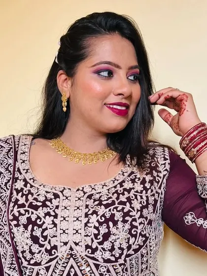 A close-up of Arshiya's party makeup. This shows how I can create more modern and glamorous looks for any event.