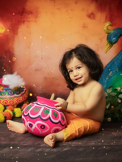 Another adorable, smiling portrait from the Little Krishna legacy session.
