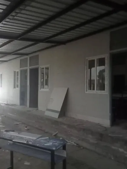 This series of photos shows a prefab school classroom project during a night shift. We often work around the clock to ensure educational institutions can expand their facilities with minimal disruption.