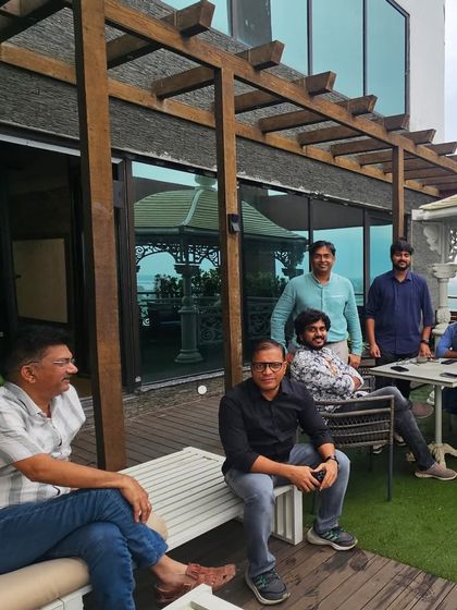 A casual discussion with visiting architects on our showroom terrace. We love collaborating with the design fraternity to push the boundaries of outdoor design.