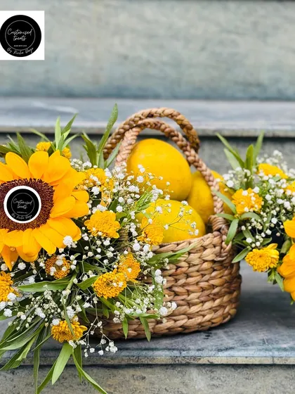 When mango season arrives, I love creating these fresh and vibrant mango basket hampers. Combining juicy, handpicked mangoes with beautiful sunflowers, it’s a unique and delicious gift that truly captures the taste of summer.