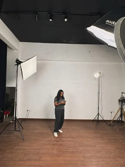 My studio space, ready for a day of learning. It is a simple, focused environment where we can experiment with different lighting equipment, from Godox strobes to various light modifiers, without any distractions.