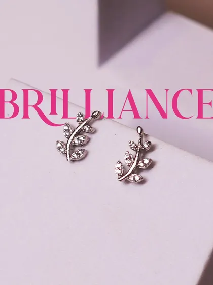 Brilliance in every detail. These leaf-inspired studs are crafted to catch the light and add a subtle sparkle to your day.