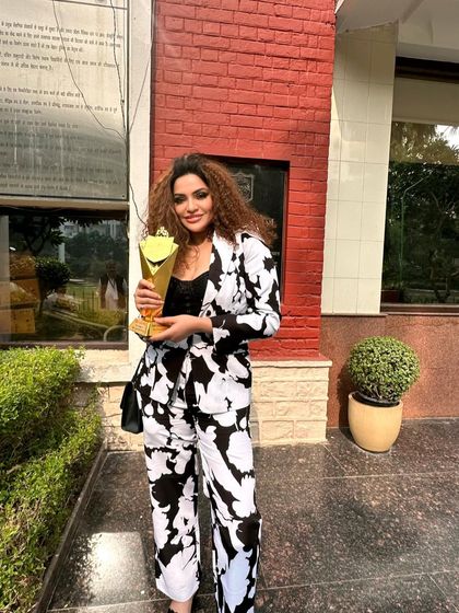 Another shot with the Noble Icon Award. Every achievement is a stepping stone and a motivation to keep fighting and growing in this profession.