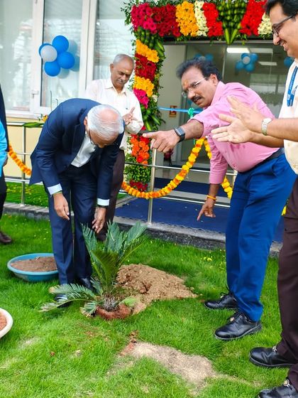 ANZ Landscaping - Commercial Landscaping Our Dedicated Team at Work photo 15