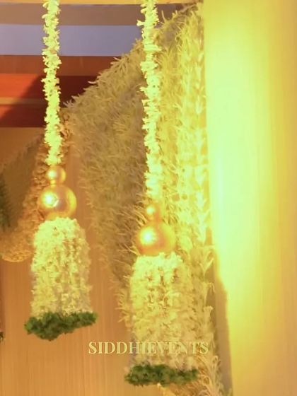 Elegant Entrances & Floral Details photo 6