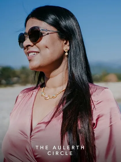 Tanya looking effortlessly chic during her pre-wedding shoot. The Azra necklace and classic drop earrings add a touch of sophistication that is perfect for capturing these special memories.