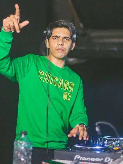 The Vibe: On The Decks & On The Floor photo 63