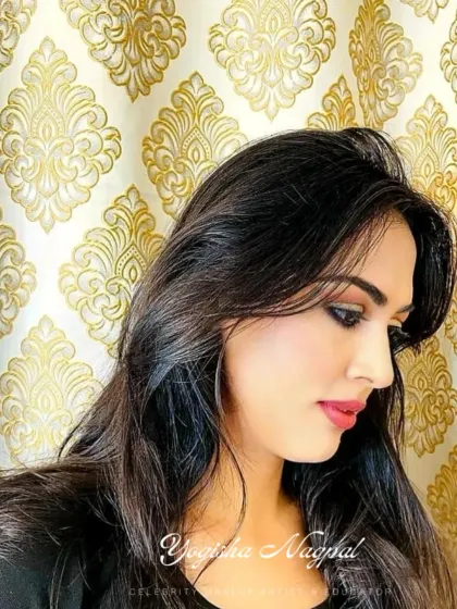 This stunning look was created by a student under my direct guidance. My 1-on-1 workshops are perfect for makeup enthusiasts and brides-to-be who want personalized learning.