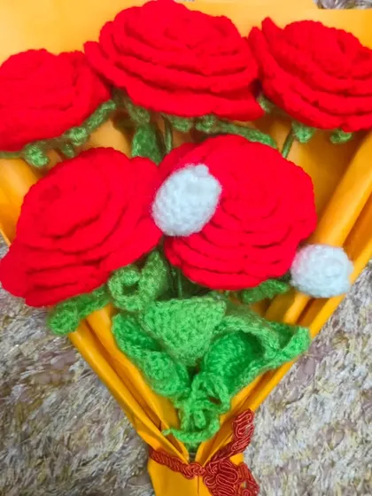 A beautiful bouquet of red roses that will never fade. I make each petal and leaf by hand. This is a perfect gift for someone you love, for any special day. 🥰