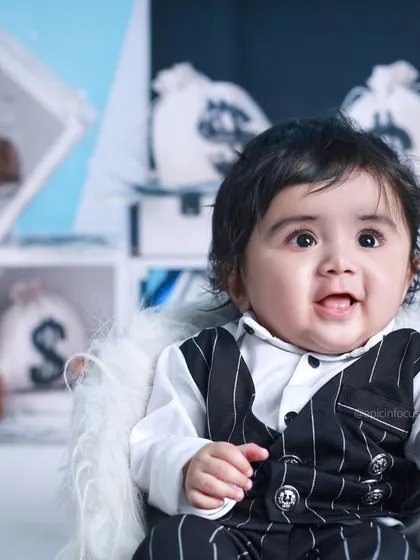 Another look at our little mastermind, with a happy expression that contrasts humorously with the serious theme of the set.