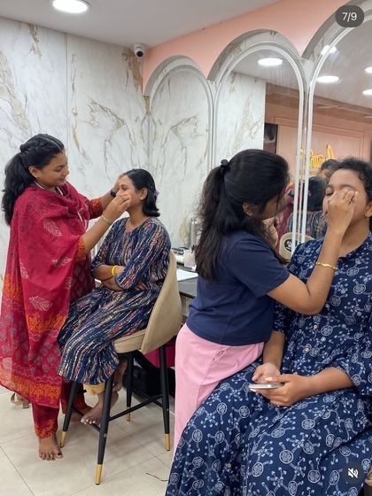 Asmitha Makeover Artistry - Personal Grooming Workshops Professional Makeup Artist Courses photo 5