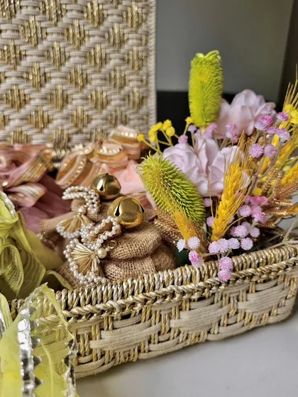 This Diwali, make a statement with handcrafted, sustainable luxury. I've collaborated with Sirohi to style your gifts in these beautiful artisanal woven boxes, perfect for adding extra elegance.