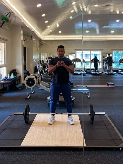 Always come back. No matter the setbacks, the gym is where I return to rebuild and get stronger. Here I am, ready for a deadlift session.