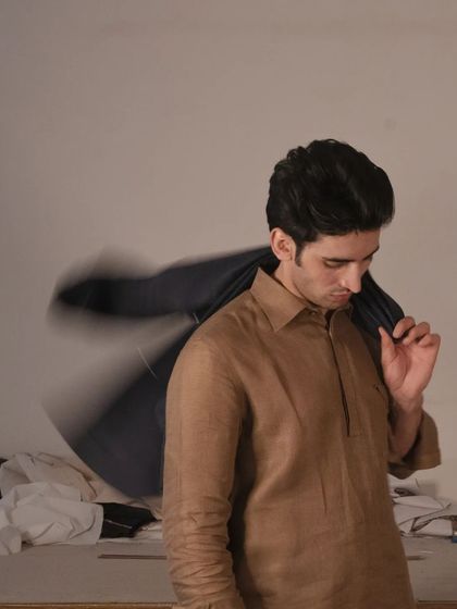 Crafting quality fabrics to your perfect fit. Our linen shirts and overshirts are perfect for the season.