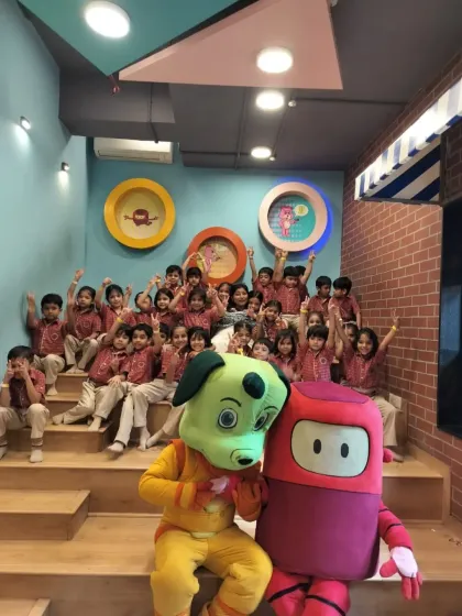We love hosting school trips! Here's a full class from Somerville International School getting ready for a day of adventure with our mascots, Tinga Dojo and Popsy.