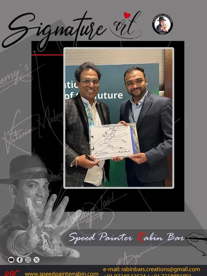 Another happy client from the Deloitte event in Hyderabad, holding his custom-framed signature art.