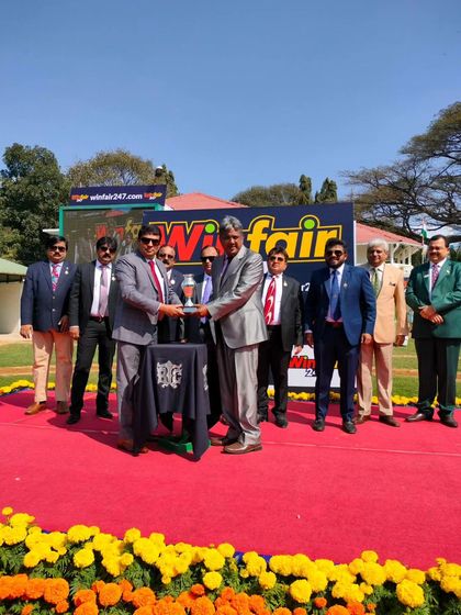 Presenting the Vidhana Soudha Cup.