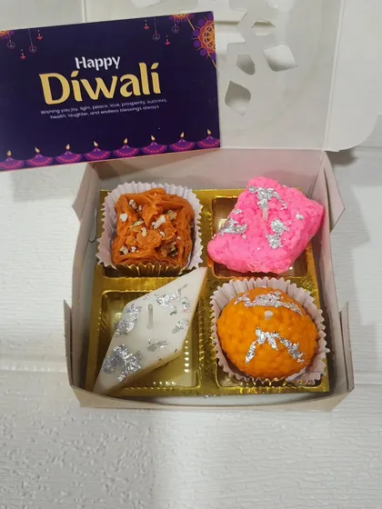 This assorted Mithai Candle Hamper is one of my most loved creations. It features a mix of my most realistic sweet-themed candles like Motichoor Ladoo and Kaju Katli, all made from natural soy wax and beautifully packed for Diwali gifting.
