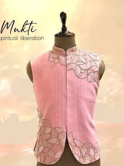 The 'Mukti' Bandi, inspired by the hummingbird and the lotus. With 75 hours of meticulous handwork, the fine embroidery tells a story of dedication and spiritual liberation.