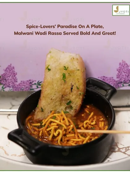 A paradise for spice lovers. This Malwani Wadi Rassa is a bold and flavourful curry from the Konkan coast, served with a crispy bread for dipping.