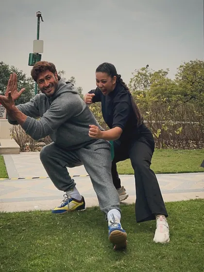 Another powerful pose with Vidyut. These moments are a reward for all the hours of training I've put in.