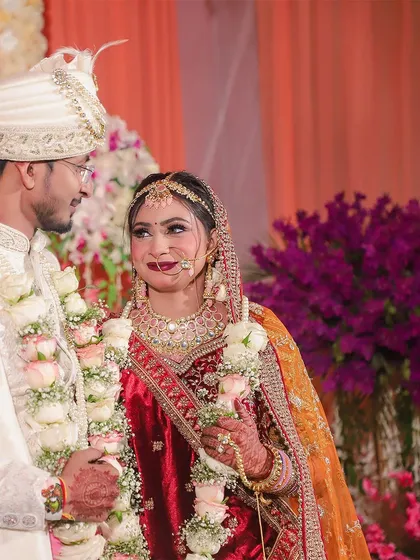 A beautiful, candid moment where the bride looks at her groom with pure love and admiration. Capturing this glance is what my storytelling is all about, freezing a genuine emotion in time.