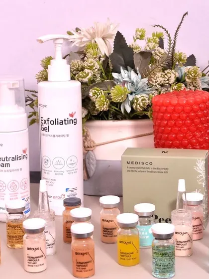 Quality is paramount in my treatments. This is a selection of the professional-grade Medisco and Stayve products I use, including exfoliating gels, neutralizing foams, and a variety of potent ampoules for customized BB Glow and Microneedling sessions.