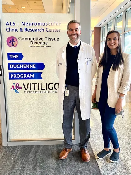 I was honored to visit the Vitiligo Clinic and Research Center at UMass Chan Medical School, pictured here with the pioneering researcher, Dr. John Harris. Collaborating with global leaders ensures I can bring the latest scientific advancements, like new molecules that may prevent relapse, directly to my patients.