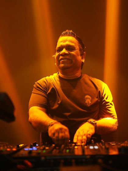 Ivan Nilkon - Live DJ Services Behind The Decks photo 4