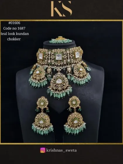 This real-look Kundan choker set is also available in a soft mint green. This modern color choice is perfect for a contemporary bride.