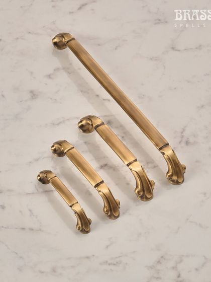 The Divine cabinet pulls from our Mumtaz Collection, inspired by the carvings on India's iconic monuments. The claw-foot detail adds a touch of regal elegance, available in multiple sizes.