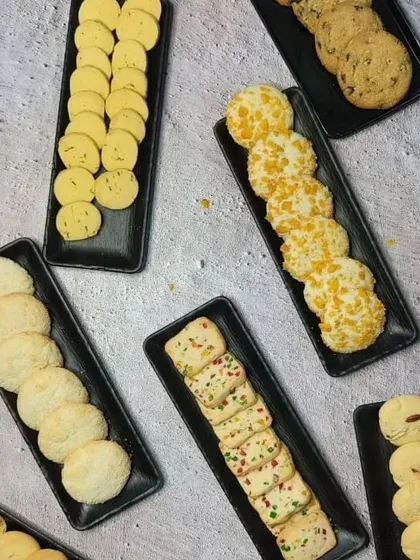 Another view of the wide variety of cookies taught in our classes.