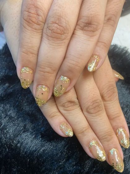 A full-coverage gold glitter set that is perfect for parties, holidays, or any time you want to sparkle.